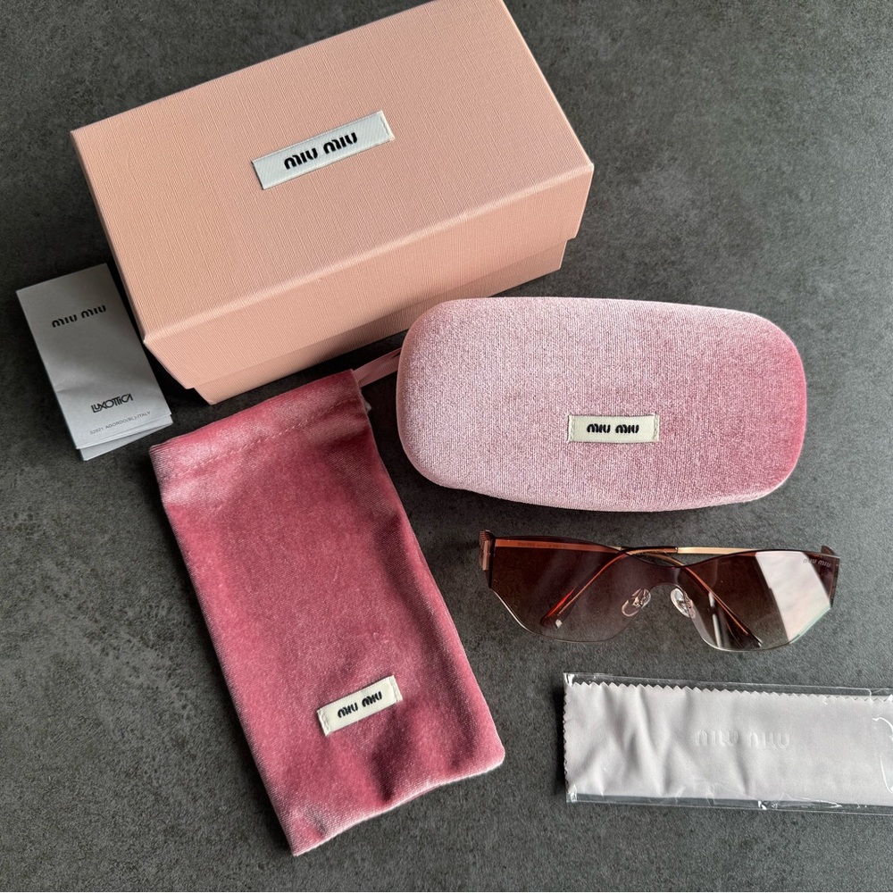 Like New Trendy Authentic Miu Miu Pink Sunglasses Full Set